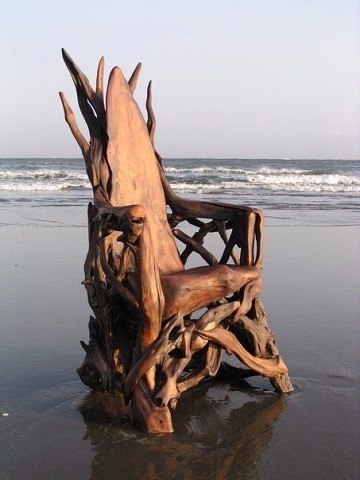 Мебель из выброшенной на берег древесины