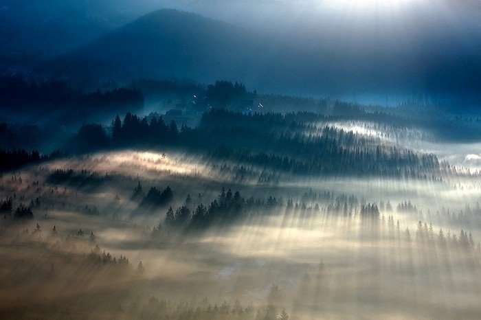 Удивительные пейзажи: туман и солнце, день чудесный...