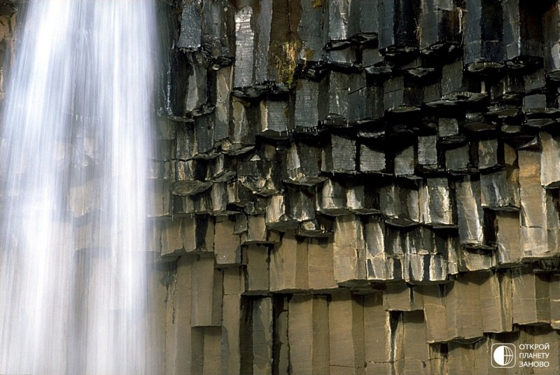 Удивительный водопад Свартифосс