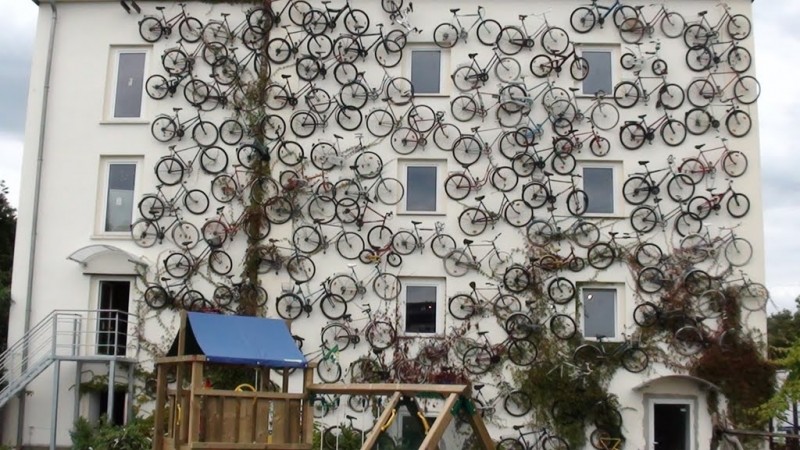 Магазин велосипедов в Берлине. Вывеска была бы явно лишней