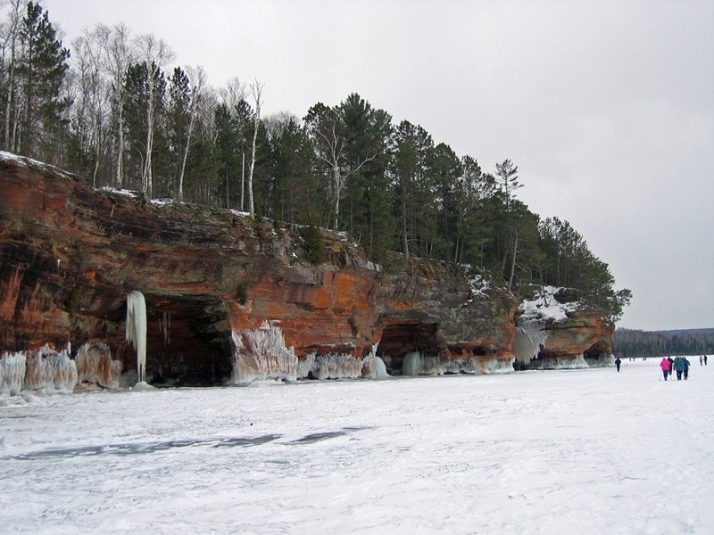 Ледяные пещеры озера Верхнее