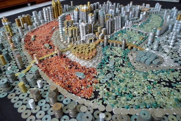 Китайский художник решил построить копию своего родного города необычным методом.