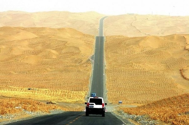 Самое длинное шоссе в пустыне