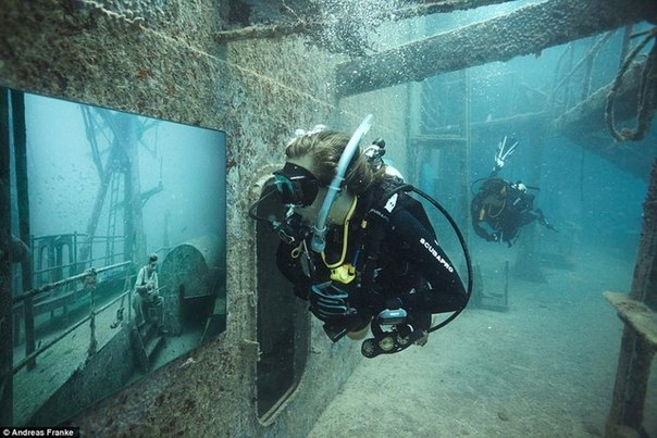 Невероятная выставка на глубине 30 метров