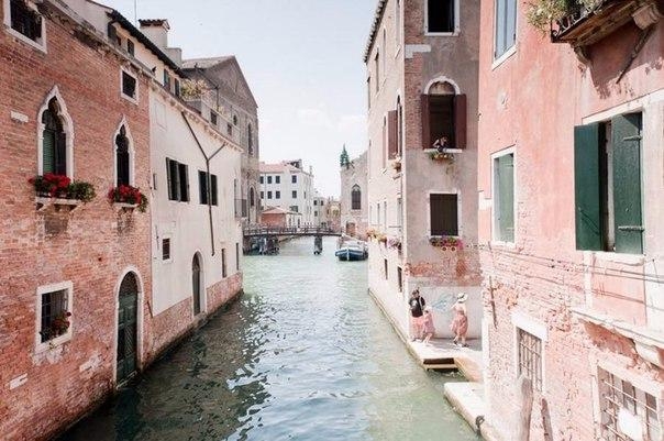 Как выглядит Венеция не в туристический сезон глазами итальянского фотографа Claudia Corrent