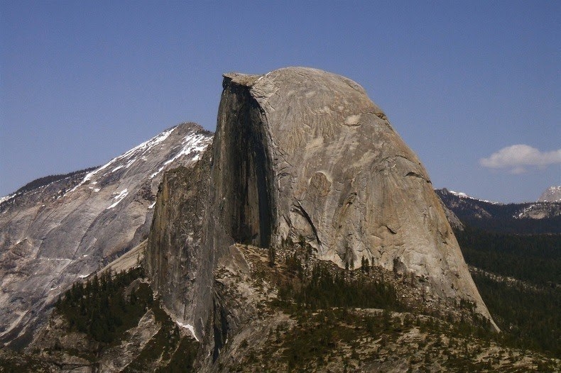 Хаф-Доум - гранитная скала в Йосемити