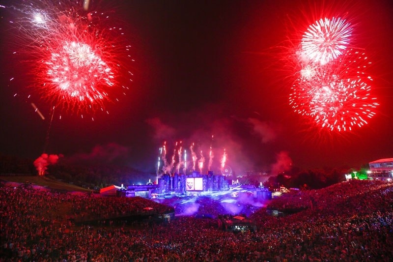 Удивительные дизайны сцен музыкального фестиваля Tomorrowland. Удивительные дизайны сцен музыкального фестиваля Tomorrowland.