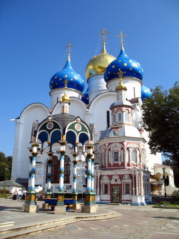 Шедевр архитектурного искусства: Троице-Сергиева Лавра (Россия) Шедевр архитектурного искусства: Троице-Сергиева Лавра (Россия)