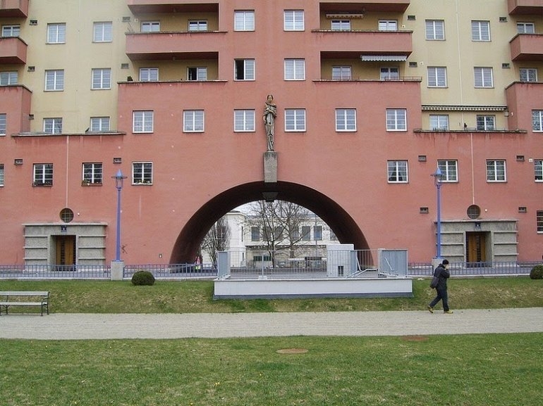 Карл-Маркс-Хоф: Здание длиной в километр Карл-Маркс-Хоф: Здание длиной в километр