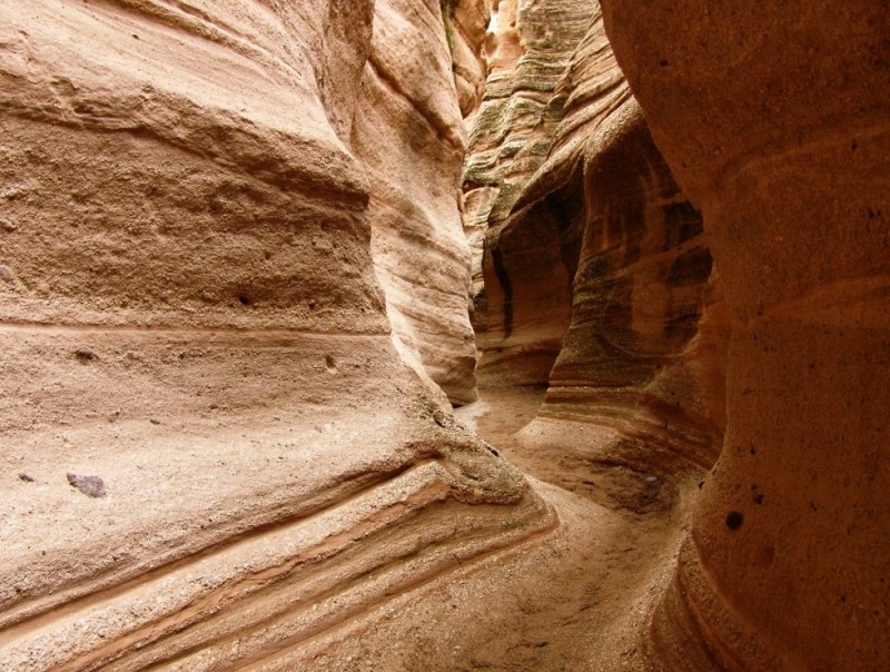 Невероятные скалы-палатки: Kasha-Katuwe Tent Rocks (США) Невероятные скалы-палатки: Kasha-Katuwe Tent Rocks (США)