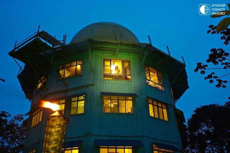 Отель в радарной башне