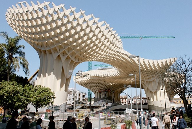 Деревянный комплекс Metropol Parasol в Севилье.
