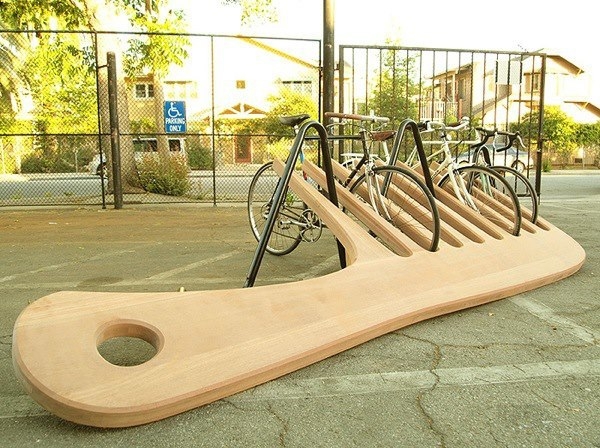 Интересные велосипедные парковки.
