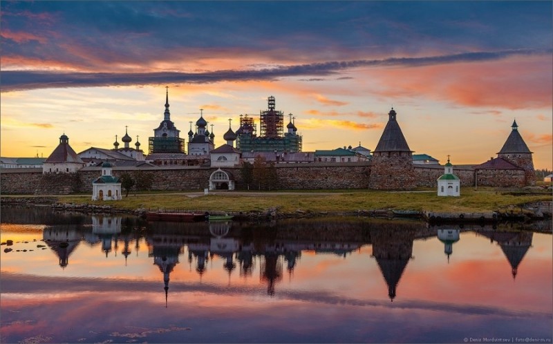 Соловецкий монастырь Русской Православной Церкви.