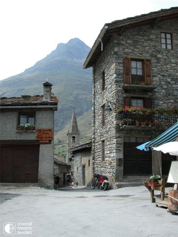 Bonneval-sur-Arc - французская альпийская деревня Bonneval-sur-Arc - французская альпийская деревня