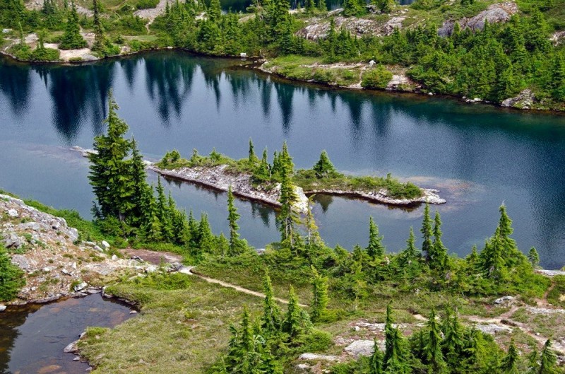 Горные озера Рейчел, Лайла и Рампарт