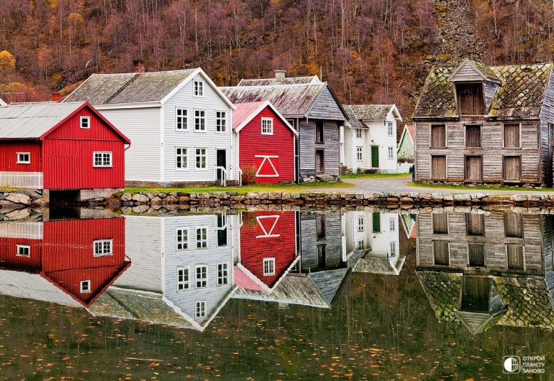 Лаэрдаль - очаровательный маленький городок на краю Согнефьорда, Норвегия.