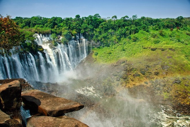 Водопад Каландула (Kalandula Falls) – одна их самых ярких достопримечательностей Анголы