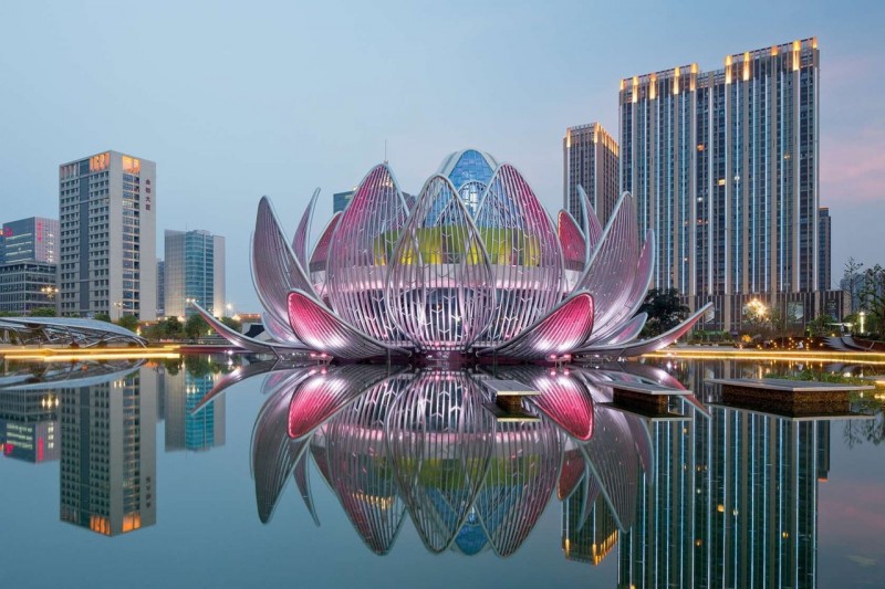 Здание в форме цветка лотоса в Китае