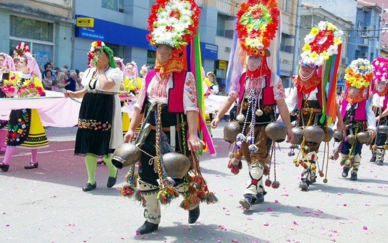Фестиваль роз в Болгарии