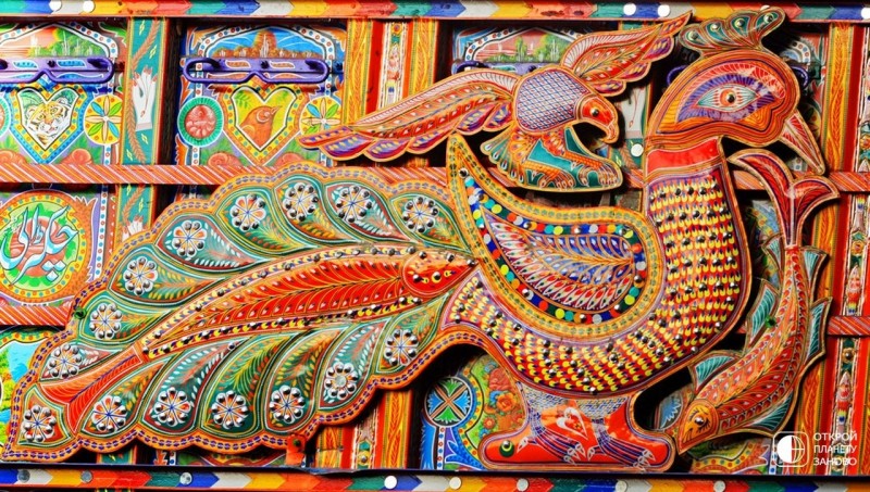 Пакистанские грузовики это настоящие произведения искусства на колесах Пакистанские грузовики это настоящие произведения искусства на колесах