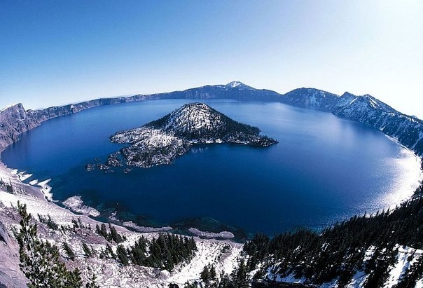 Кратерное озеро Крейтер (Crater Lake), штат Орегон, США