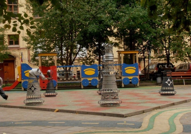Шахматный дворик в Санкт-Петербурге Шахматный дворик в Санкт-Петербурге