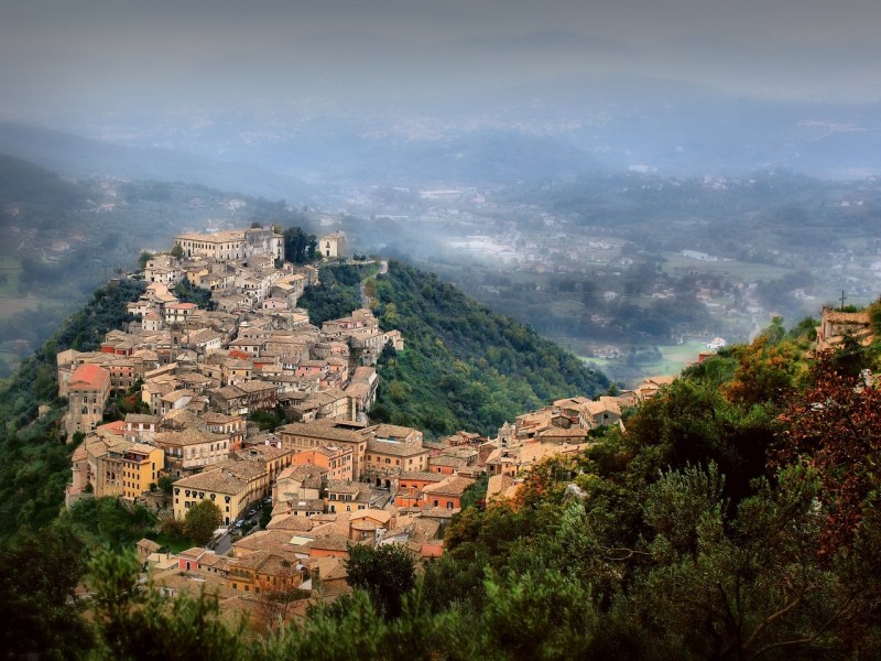 Арпино (Arpino) — город в Италии, расположен в регионе Лацио