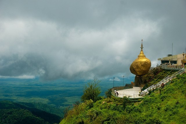 Пагода Чайттийо — Золотой камень