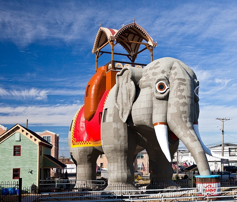 Дом слоник. Слон Люси Атлантик Сити. Слон на Новорязанском шоссе. Дом слон Люси. Музей слониха Люси в Маргейт-Сити США.