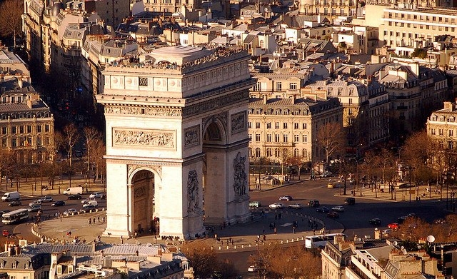 Триумфальная Арка в Париже, Франция.