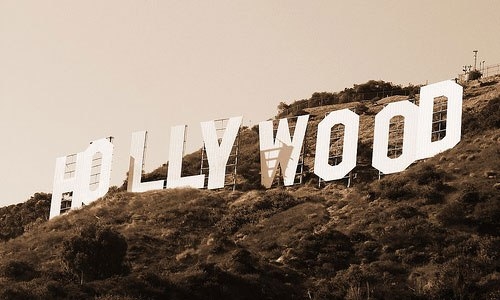 История надписи HOLLYWOOD.