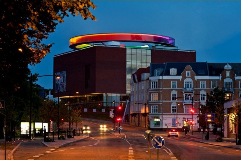 Радуга на крыше: цветная панорамная площадка в Орхусе