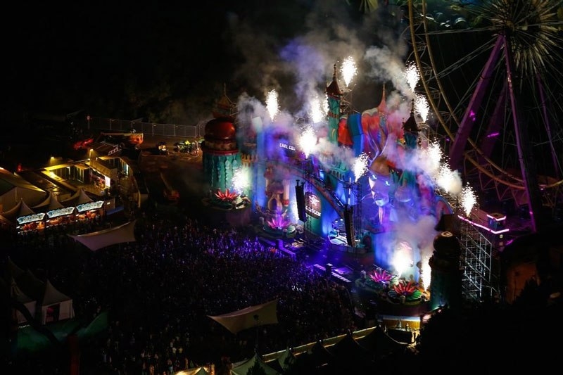 Удивительные дизайны сцен музыкального фестиваля Tomorrowland. Удивительные дизайны сцен музыкального фестиваля Tomorrowland.