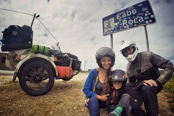 Молодая семья объехала 41 страну на мотоцикле Урал