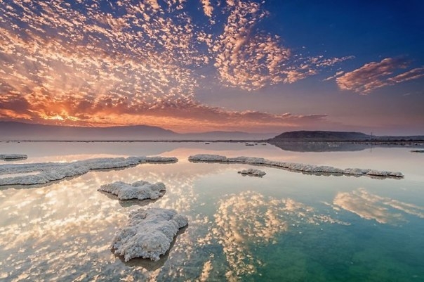 Мертвое море, один из самых удивительных водоемов планеты — курорт, лечебница и аттракцион «в одном 