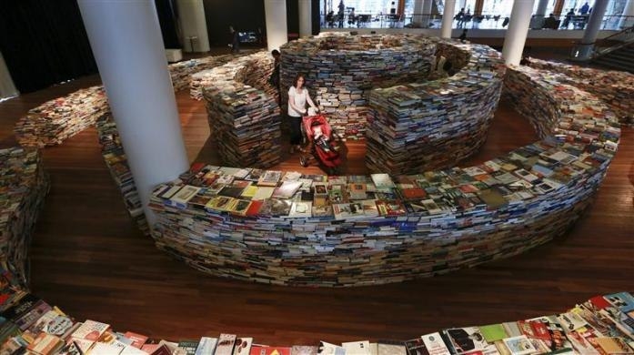 Лабиринт из книг в Лондоне. Лабиринт из книг в Лондоне.