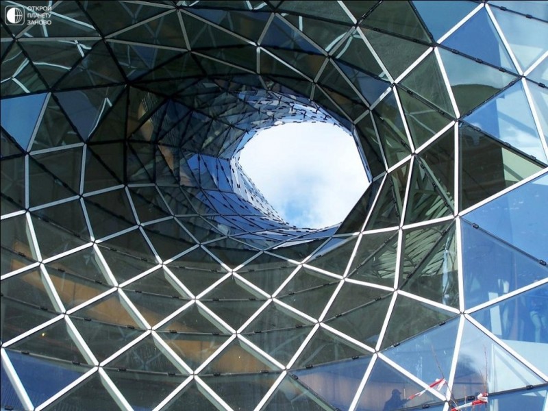 Красивейший торговый комплекс MyZeil Красивейший торговый комплекс MyZeil