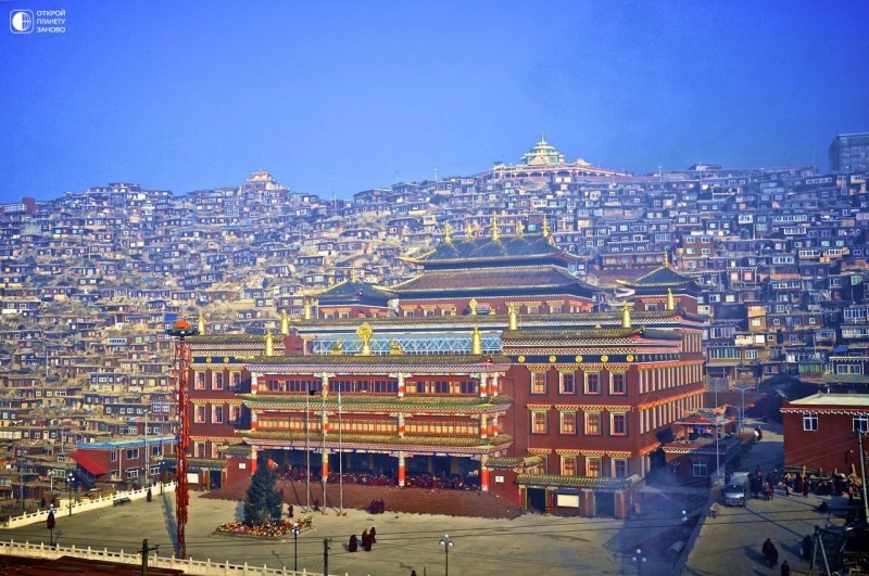 Ларунг Гар. Буддийский инстутут в Тибете