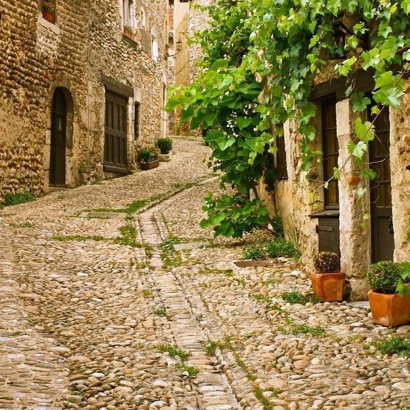 Средневековая деревня Перуж (Pérouges)