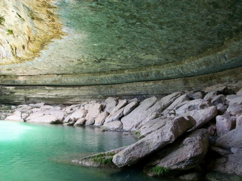 Живописное озеро Hamilton Pool 0