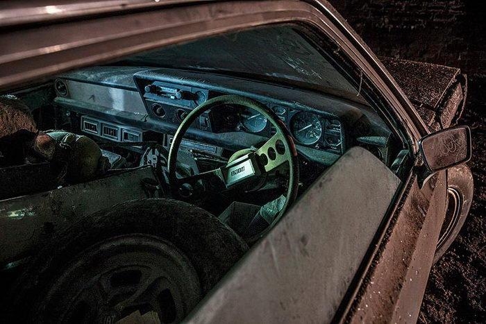 Туннель с брошенными автомобилями. Туннель с брошенными автомобилями.
