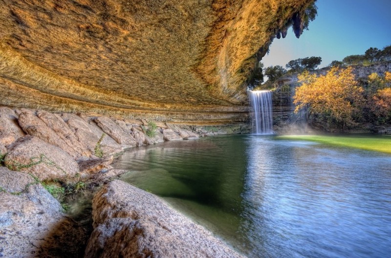 Живописное озеро Hamilton Pool Живописное озеро Hamilton Pool