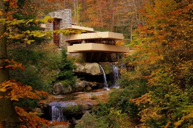 Дом над водопадом