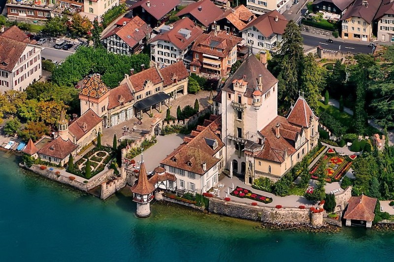 Замок Оберхофен в Швейцарии 2