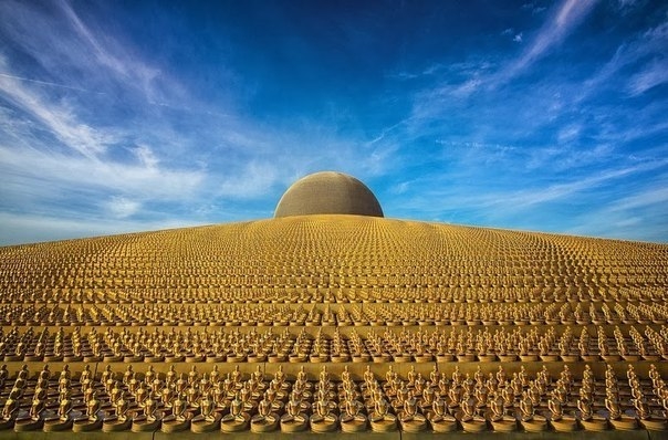 Буддийский храм, похожий на космический объект