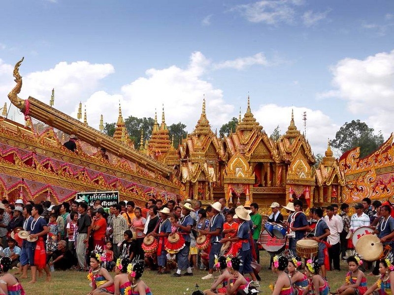 Bun Bang Fai Rocket Festival: ракеты, которые приносят урожай (Таиланд)