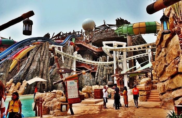 Аквапарк Yas Waterworld