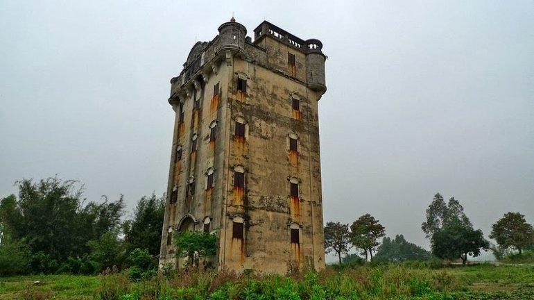 Дома-башни дялоу в Китае