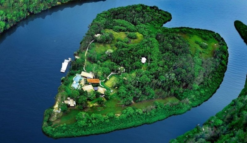 Остров на реке Нуса в Квинсленде, Австралия